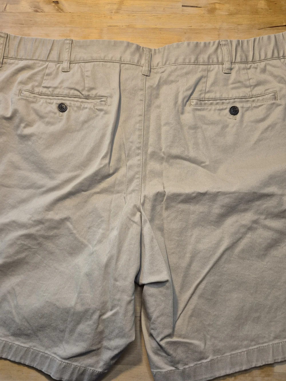 Hawker Rye Flat-Front Casual Shorts in Light Khaki